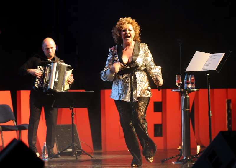 Ана Бекута прославила три деценије каријере